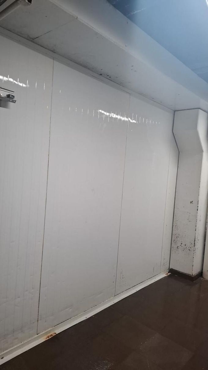 Parede de câmara fria limpa, depois